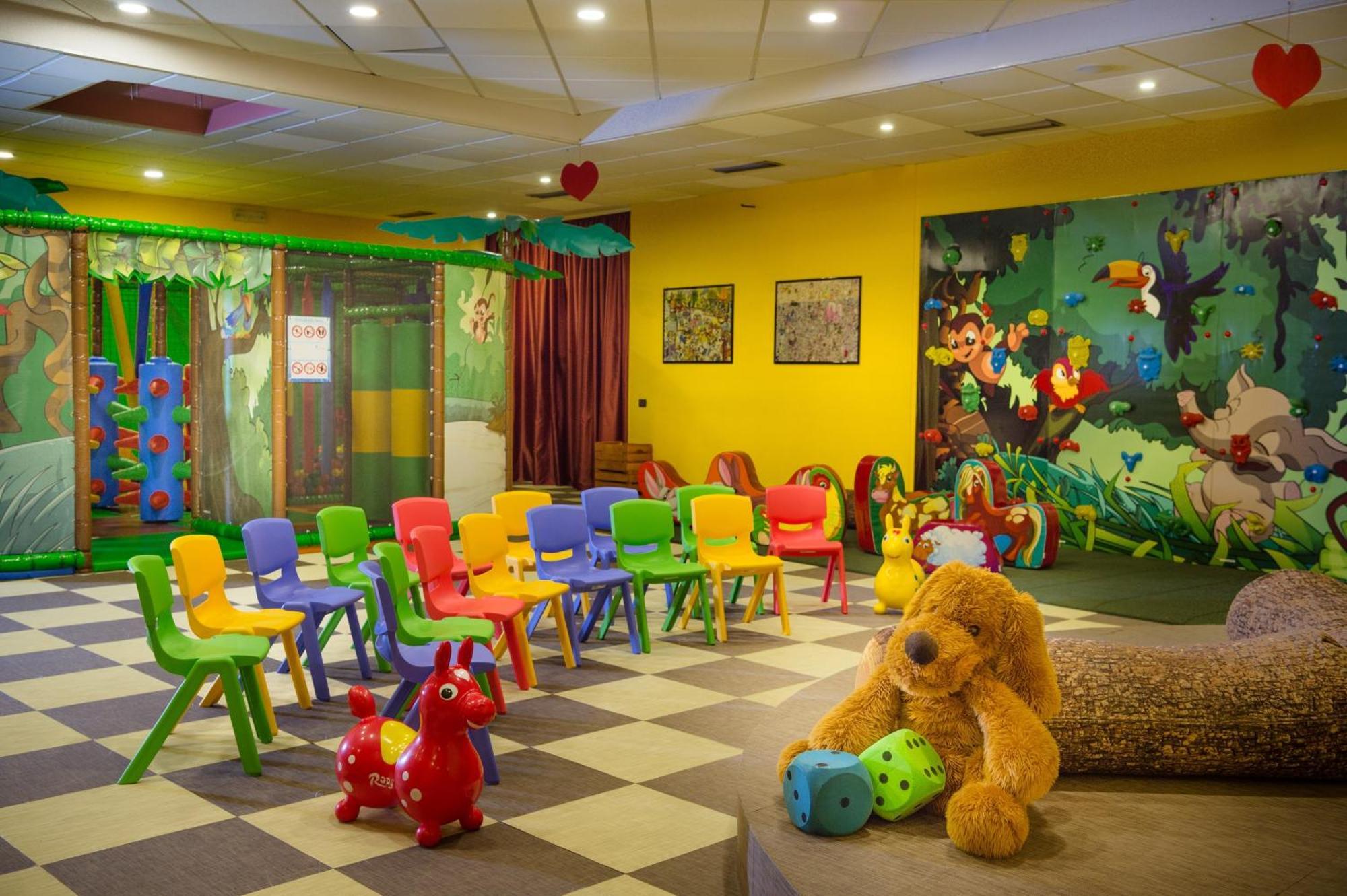 Family Hotel Serena 안달로 외부 사진