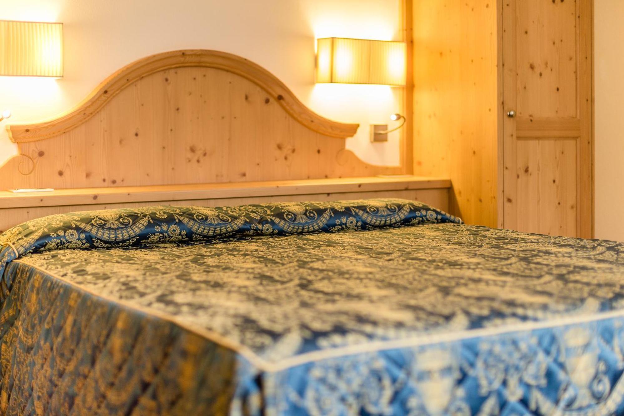 Family Hotel Serena 안달로 외부 사진