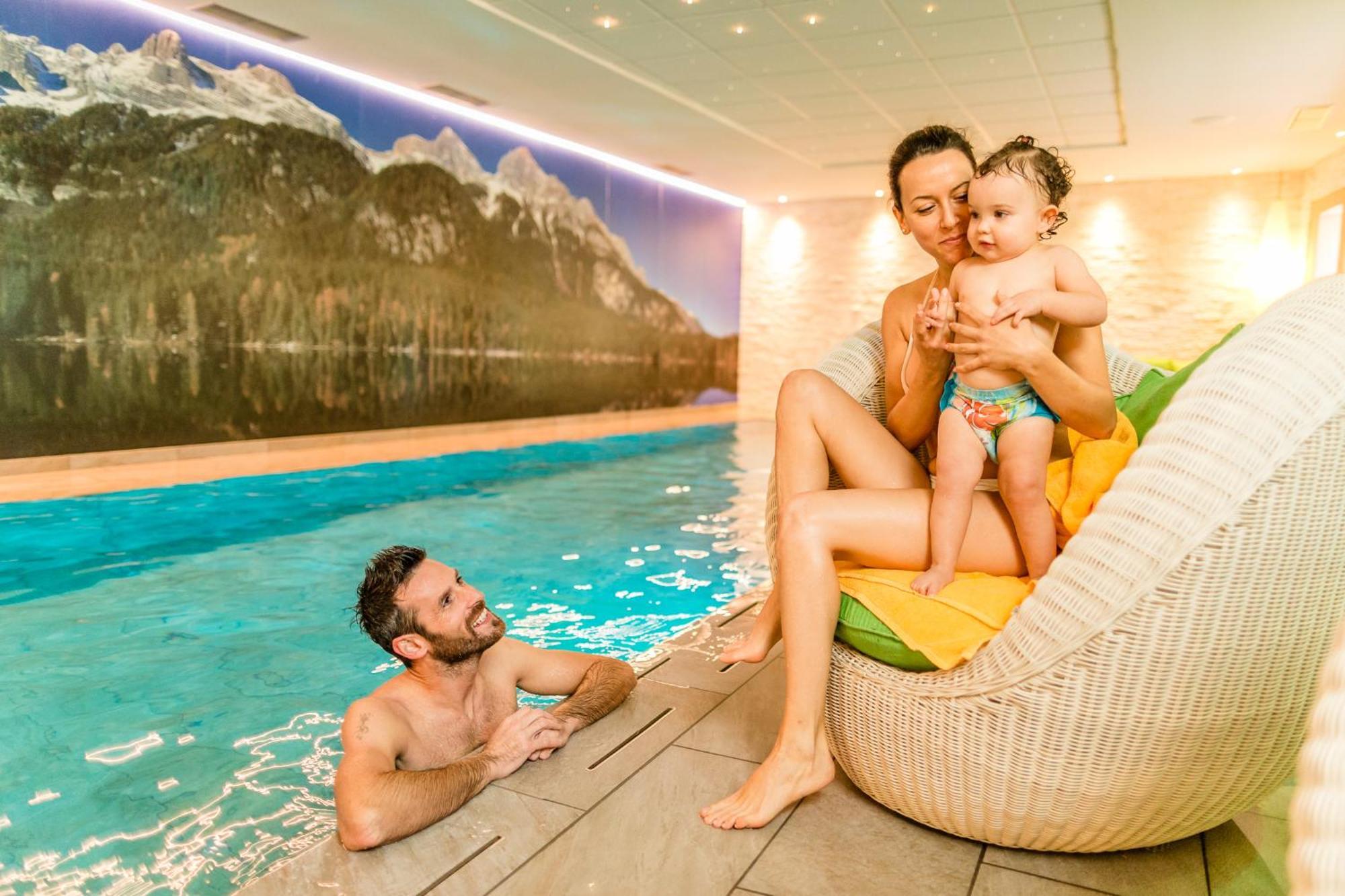 Family Hotel Serena 안달로 외부 사진