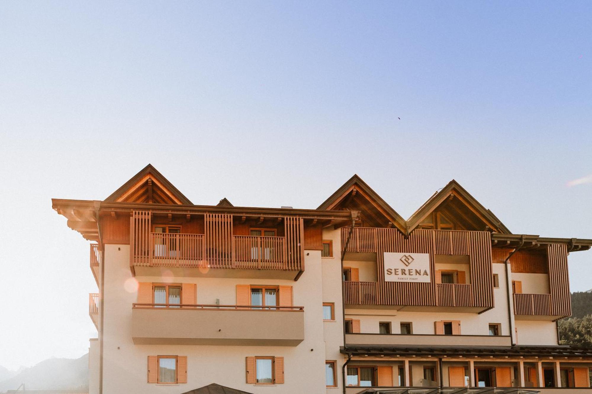 Family Hotel Serena 안달로 외부 사진