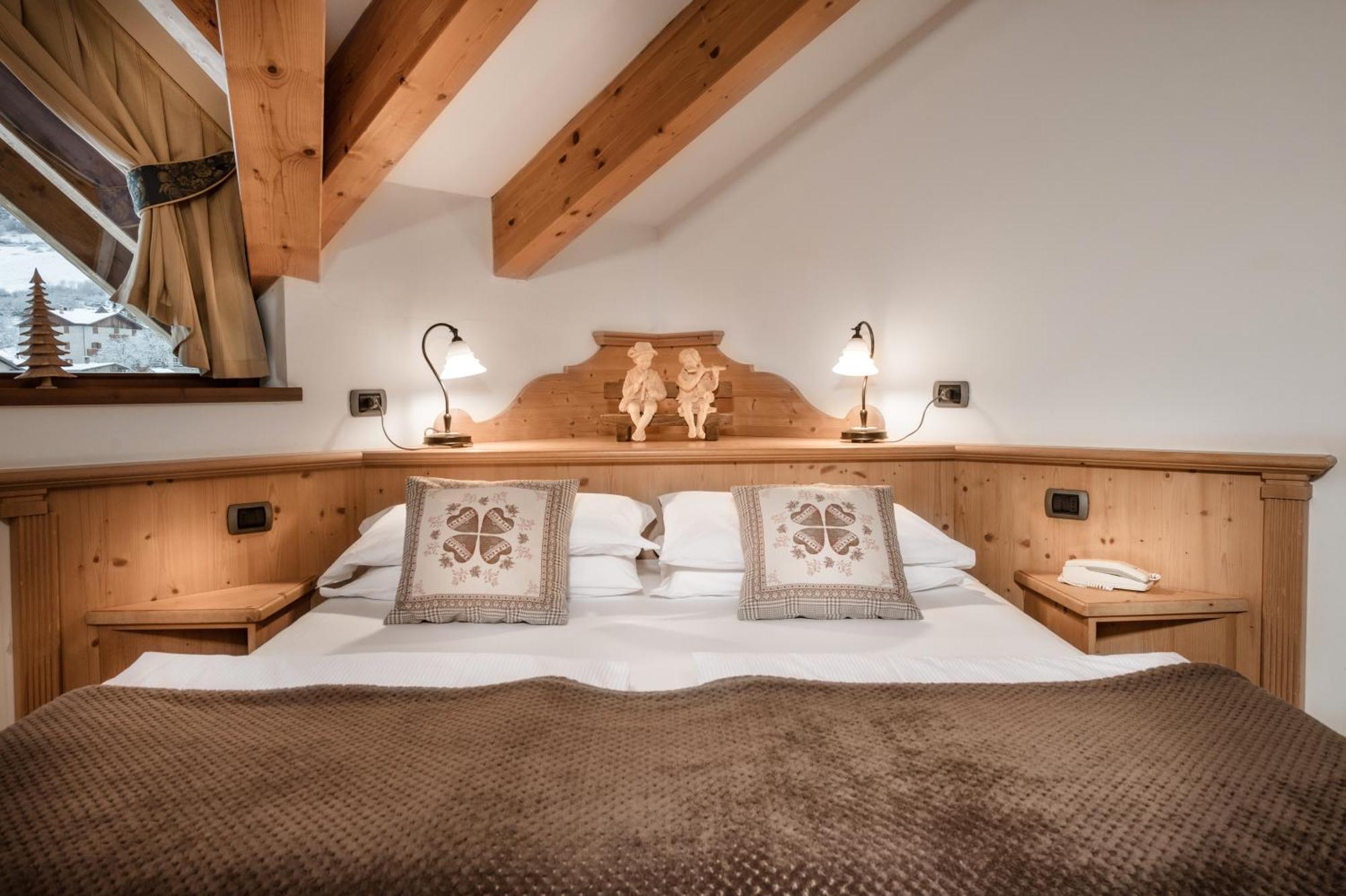 Family Hotel Serena 안달로 외부 사진