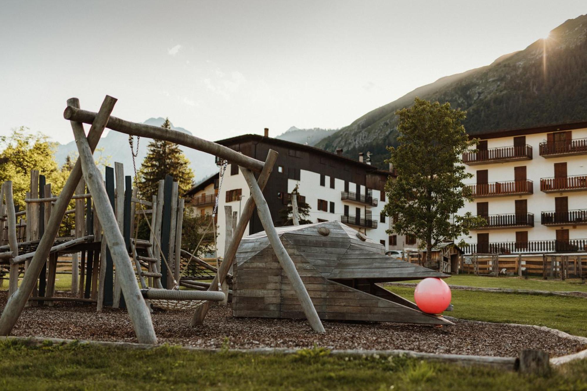 Family Hotel Serena 안달로 외부 사진